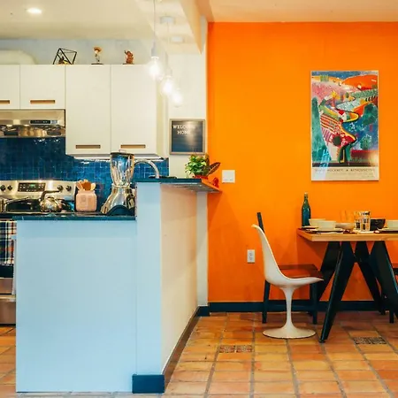 Renovated Historic Coconut Grove Cottage Home